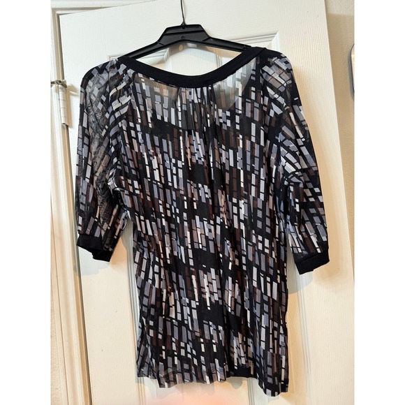 Karen Kane plus‎ size blouse size 2X.  Black and grey in color - Picture 4 of 4